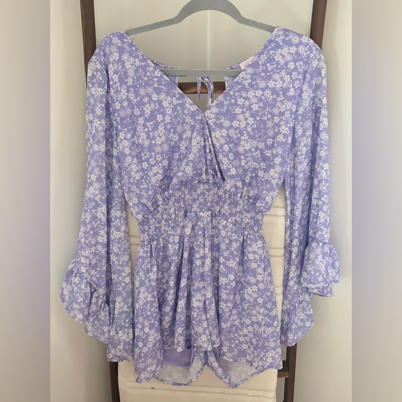 Flared Sleeve romper - Picture 2 of 2